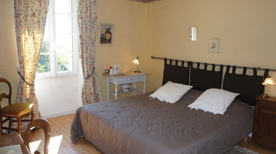 Classic Double Room | Individually decorated, individually furnished, iron/ironing board