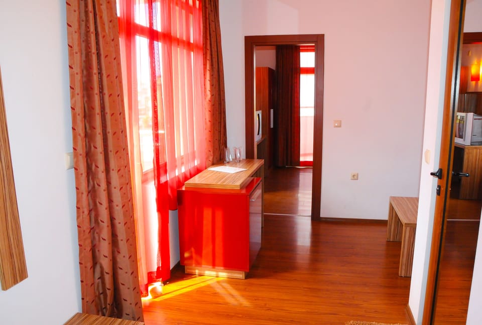 Studio | Minibar, desk, free WiFi