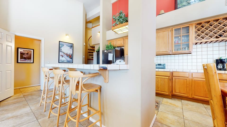 Condo, 2 Bedrooms | Private kitchen | Fridge, microwave, dishwasher, coffee/tea maker
