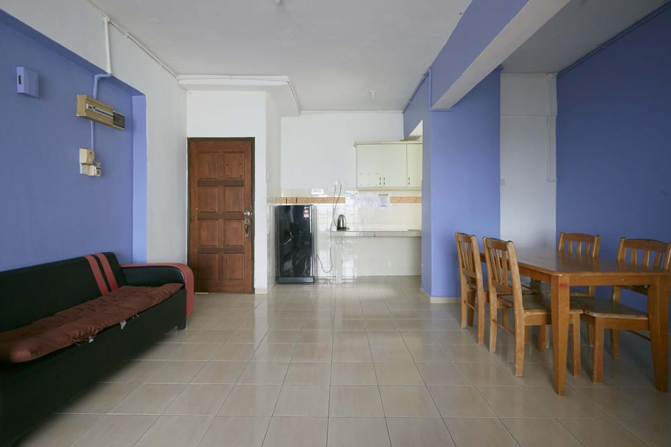 Apartment, 2 Bedrooms | Living area | TV