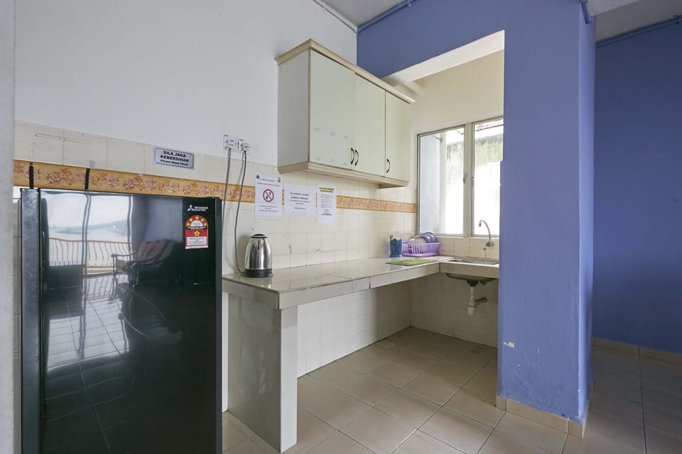 Apartment, 2 Bedrooms | Private kitchenette | Fridge, electric kettle
