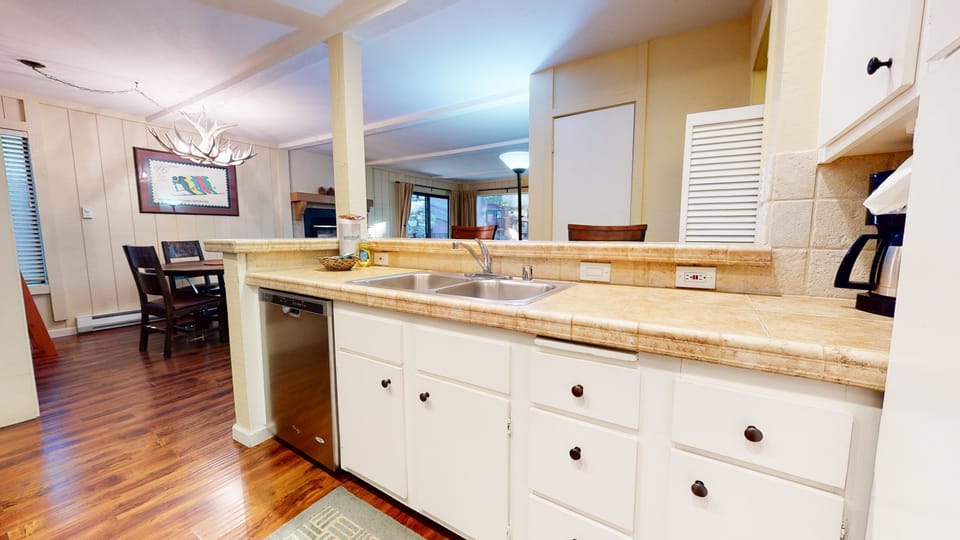 Condo, 1 Bedroom | Private kitchen | Fridge, microwave, dishwasher, coffee/tea maker