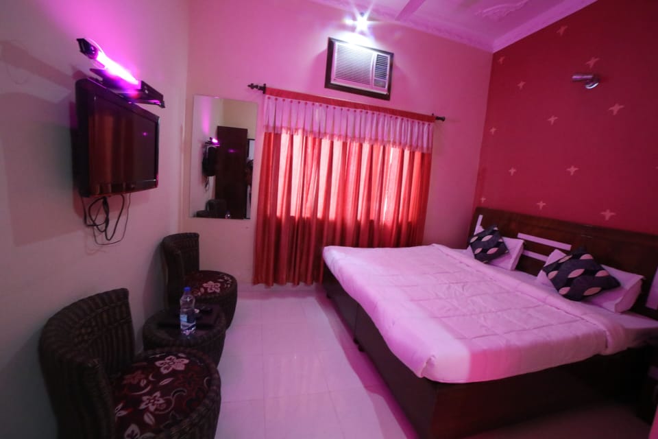 Deluxe Room | 2 bedrooms, premium bedding, desk, iron/ironing board