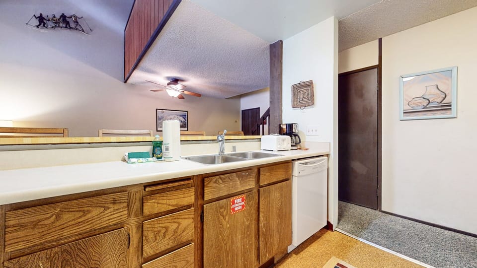 Condo, 1 Bedroom | Interior