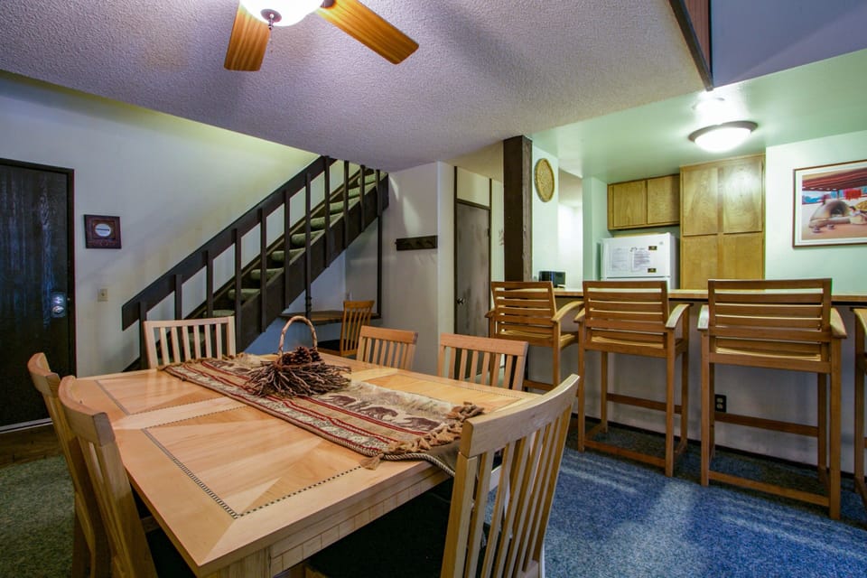 Condo, 1 Bedroom | Private kitchen | Fridge, microwave, oven, dishwasher