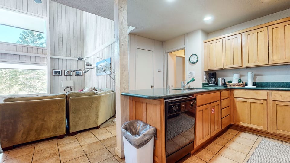 Condo, 2 Bedrooms | Private kitchen | Coffee/tea maker, toaster