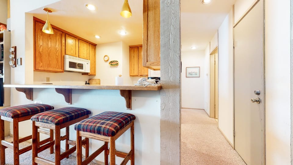 Condo, 2 Bedrooms | Private kitchen | Coffee/tea maker, toaster