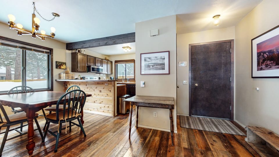 Condo, 1 Bedroom | Dining