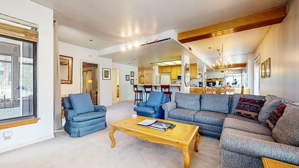 Condo, 2 Bedrooms | Living area | Smart TV