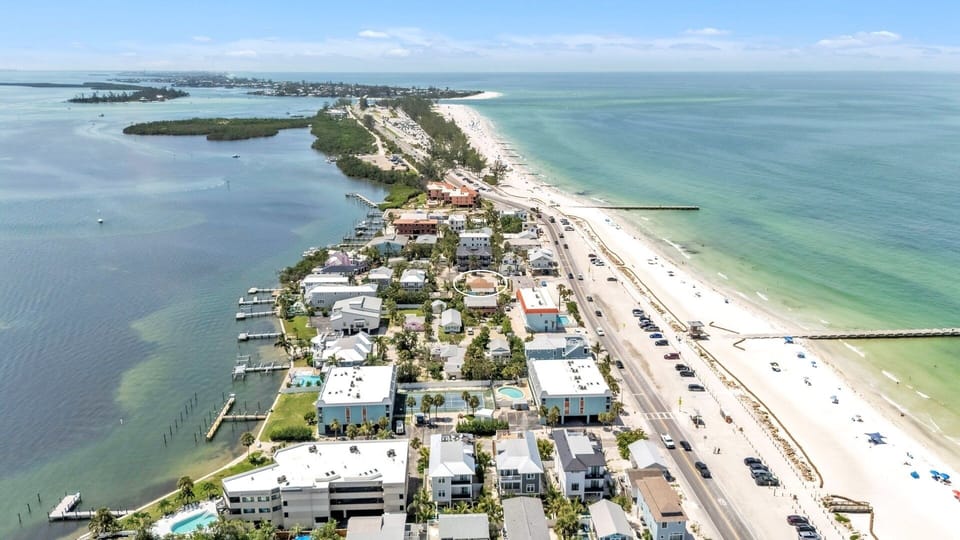 House, 3 Bedrooms | Aerial view