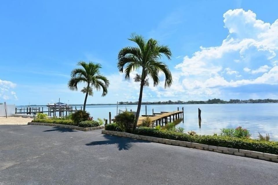 Condo, 3 Bedrooms | Dock