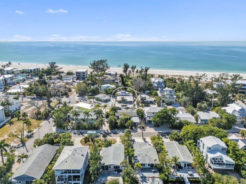 House, 3 Bedrooms | Aerial view