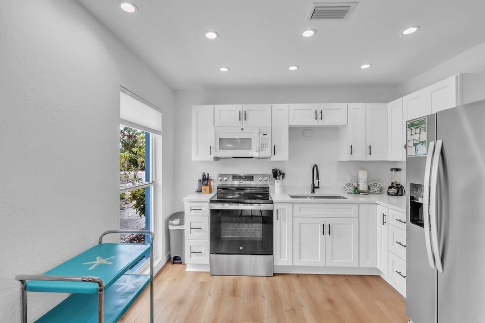 Villa, 2 Bedrooms | Private kitchen | Coffee/tea maker, fridge, microwave, dishwasher