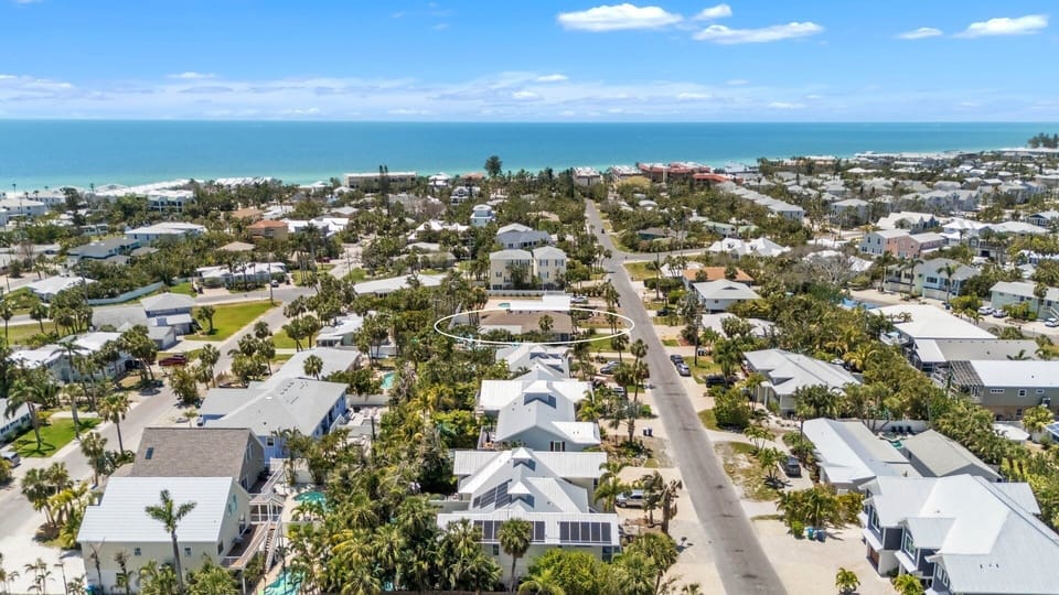 House, 3 Bedrooms | Aerial view