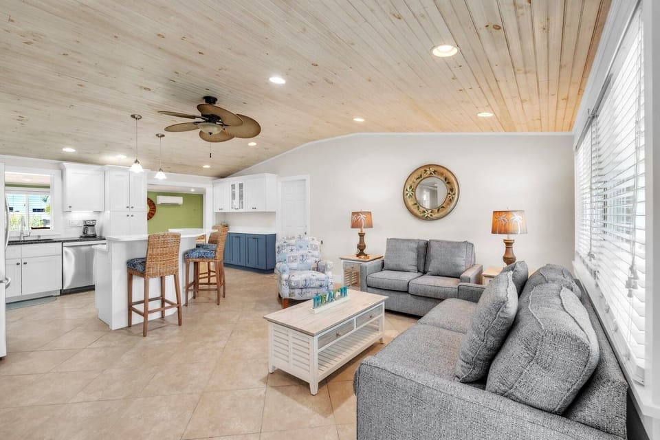 House, 3 Bedrooms | Living area | TV
