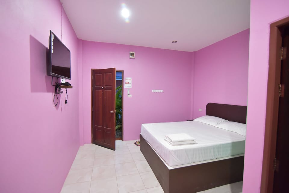 Standard Double Room | Free WiFi