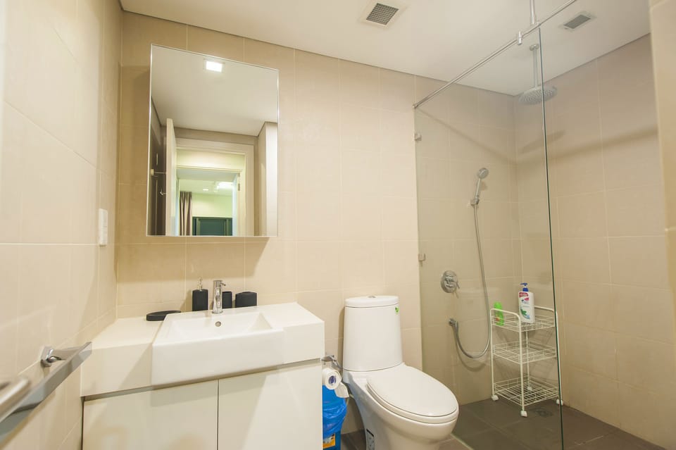 Luxury Apartment, 2 Bedrooms, Pool Access, City View | Bathroom | Shower, rainfall showerhead, free toiletries, hair dryer