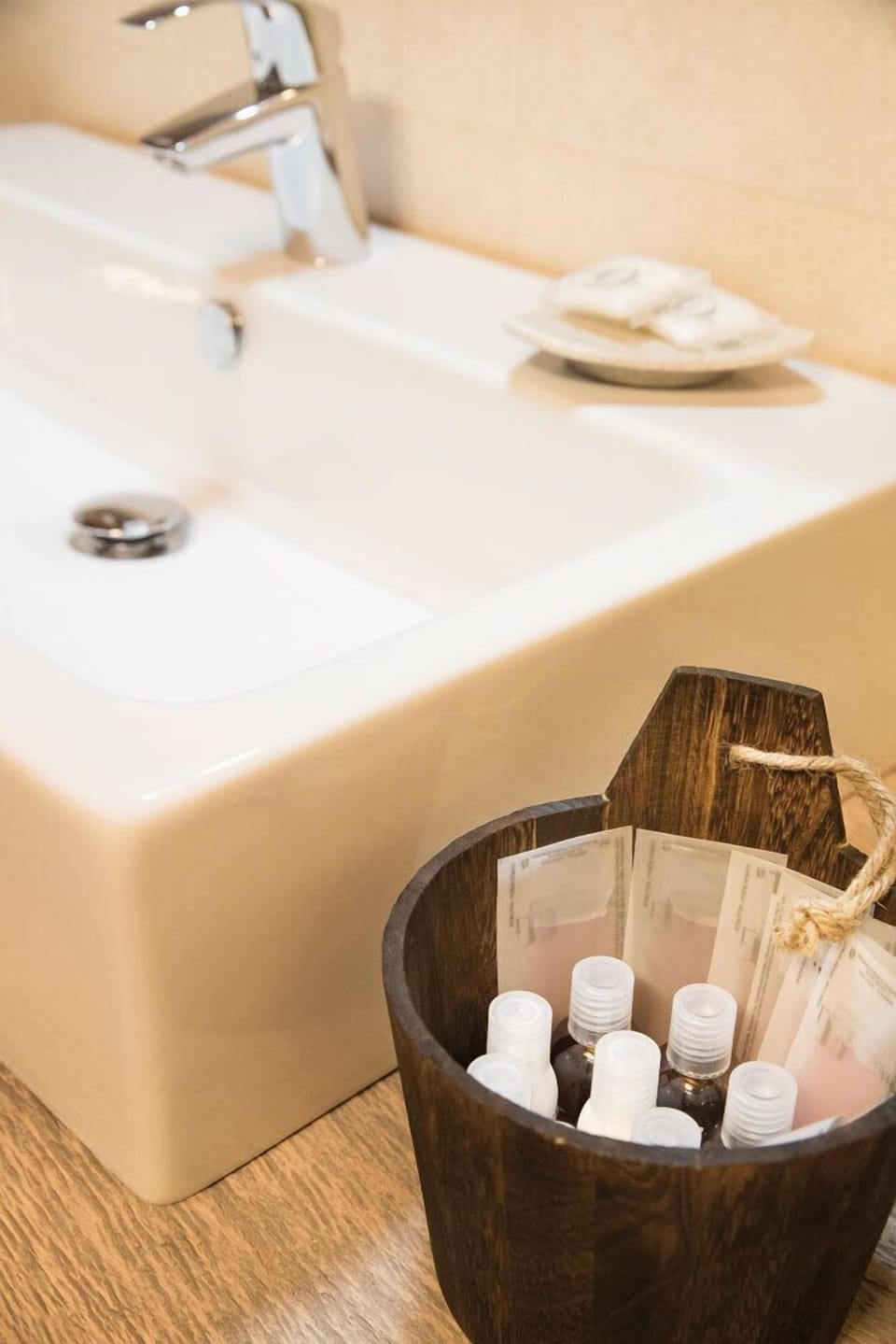 Bathroom sink