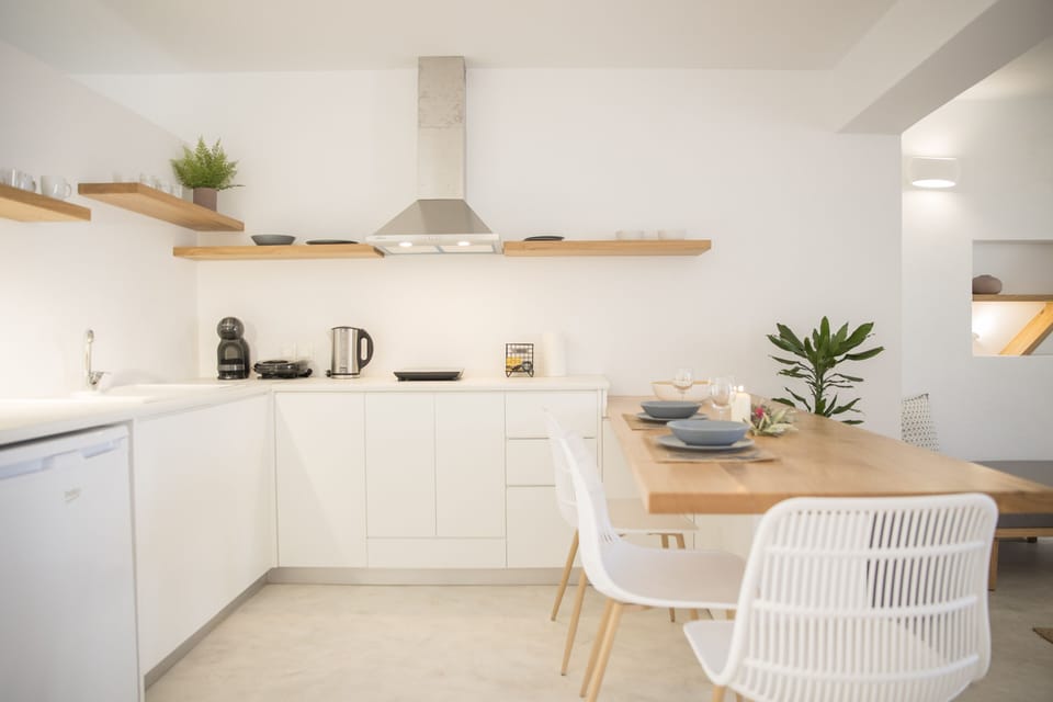 Exclusive Suite, Private Pool, Sea View | Private kitchenette | Fridge, stovetop, coffee/tea maker, electric kettle
