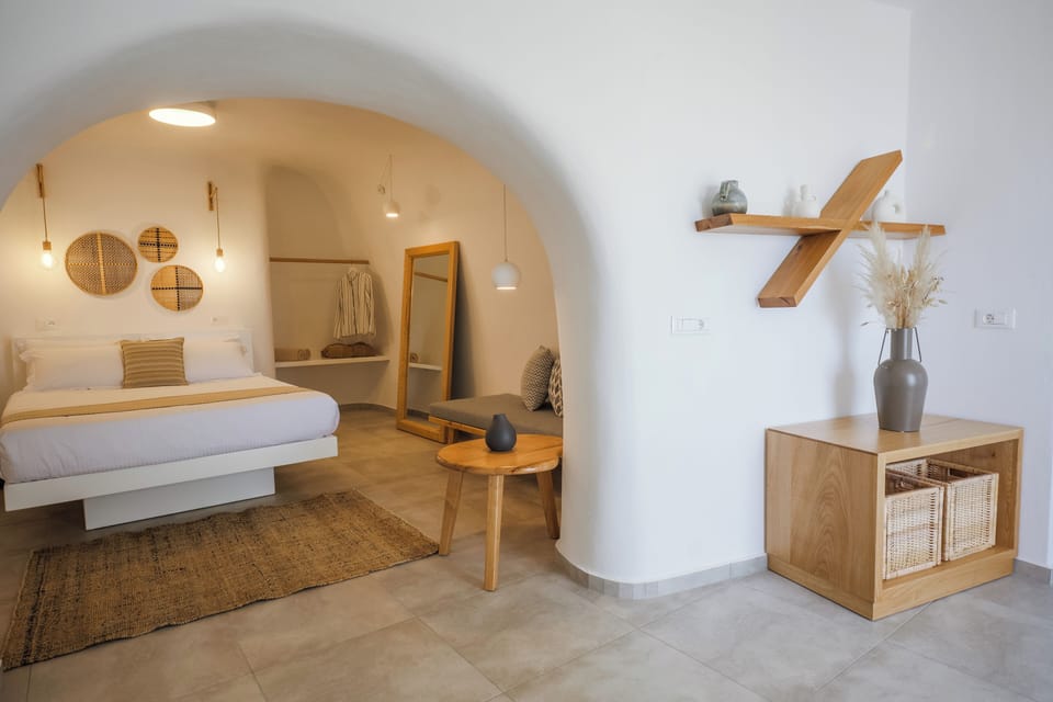 Comfort Suite, Hot Tub, Sea View | Premium bedding, in-room safe, soundproofing, iron/ironing board