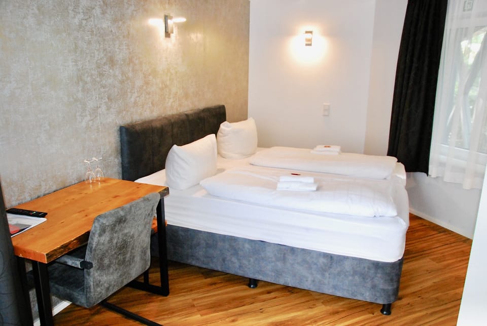 Comfort Twin Room, 2 Twin Beds | Desk, rollaway beds, free WiFi, bed sheets