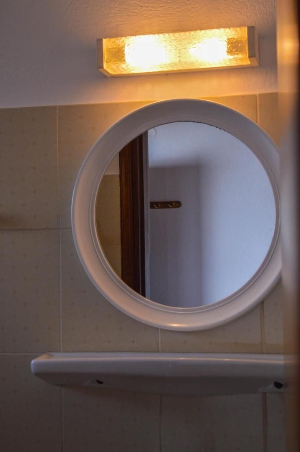 Twin Room, Mountain View | Bathroom | Shower, hair dryer, towels