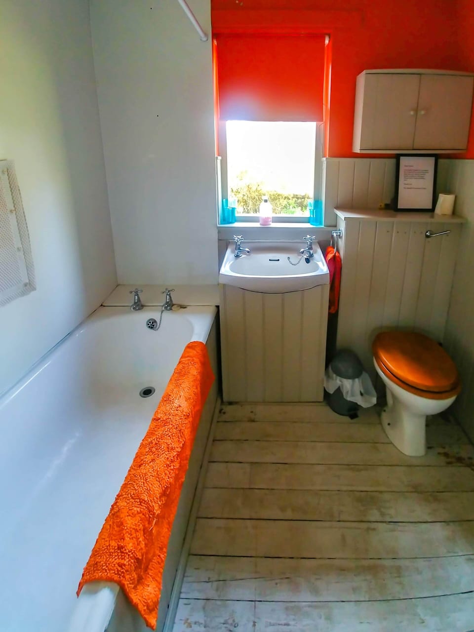 Bathroom amenities