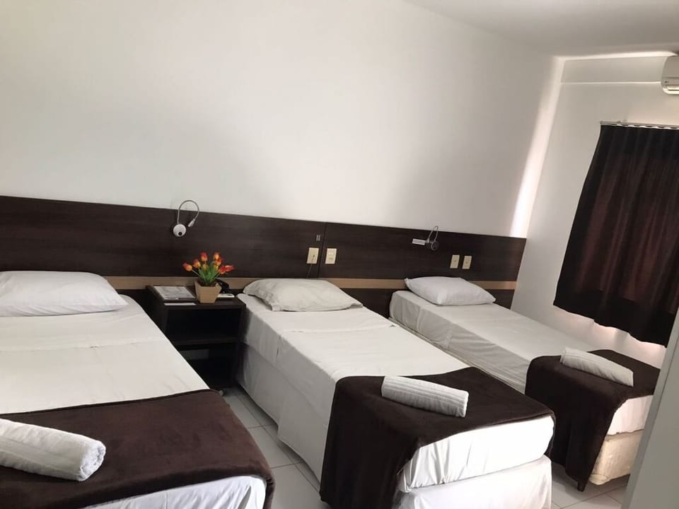 Executive Triple Room | 1 bedroom, premium bedding, minibar, desk