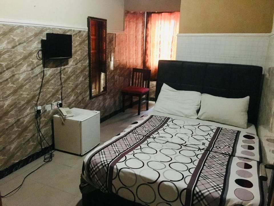 Premium bedding, in-room safe, desk, bed sheets