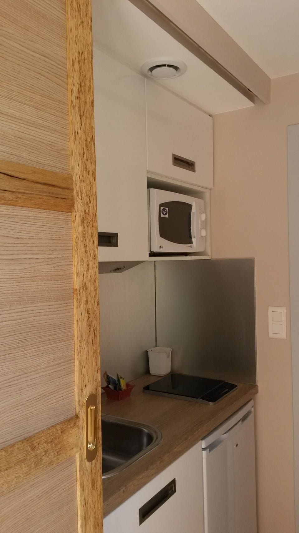 Suite familiale quadruple (Orange) | Private kitchen | Coffee/tea maker, electric kettle