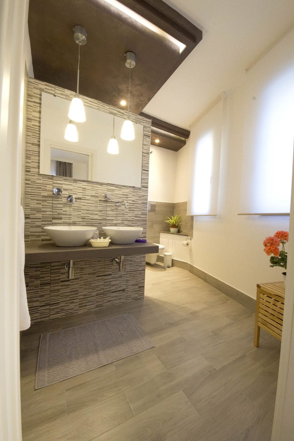Superior Room, 1 Bedroom, Balcony, City View | Bathroom | Shower, rainfall showerhead, eco-friendly toiletries, hair dryer