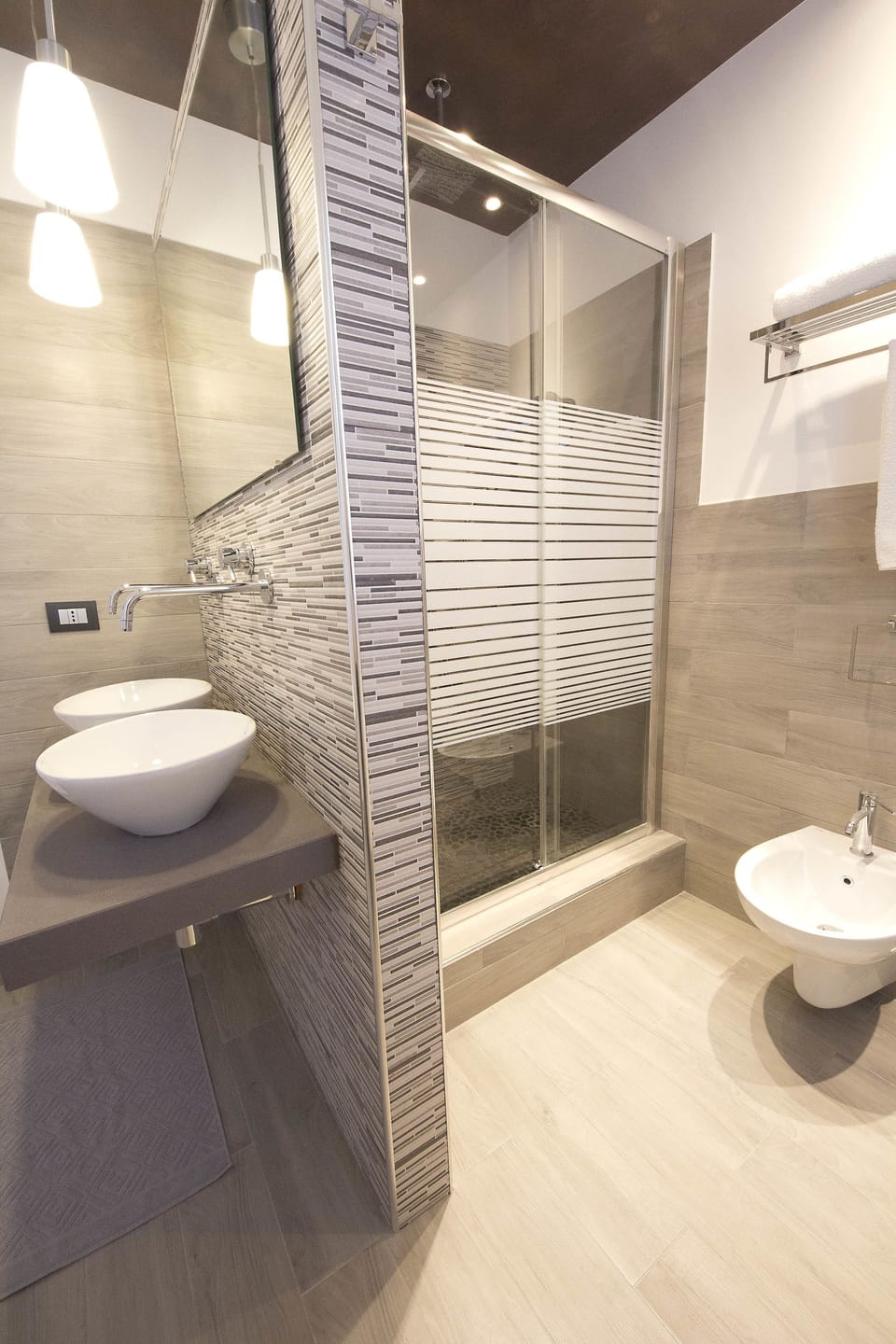 Superior Room, 1 Bedroom, Balcony, City View | Bathroom | Shower, rainfall showerhead, eco-friendly toiletries, hair dryer
