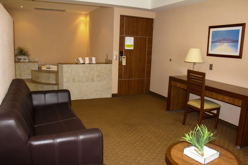 Deluxe Suite, 1 Bedroom, Jetted Tub | Jetted tub