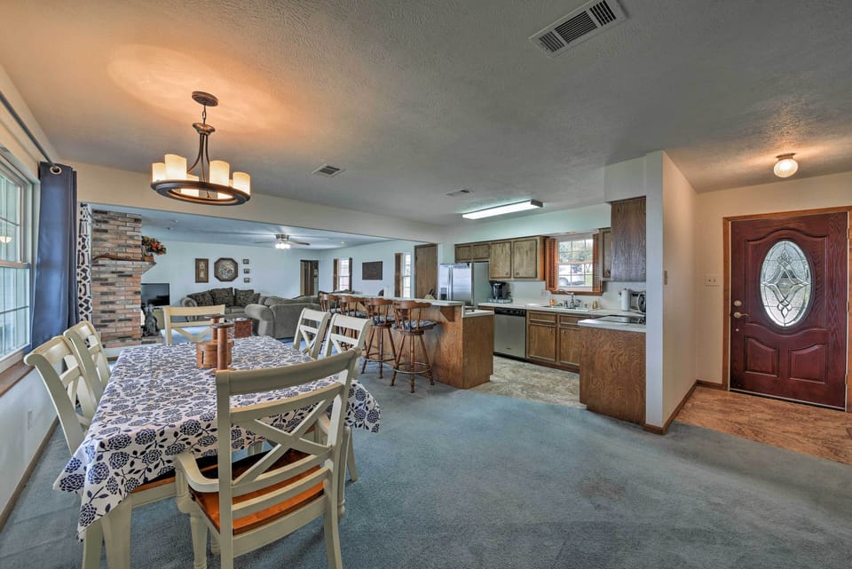 Dining Space | Dishware/Flatware
