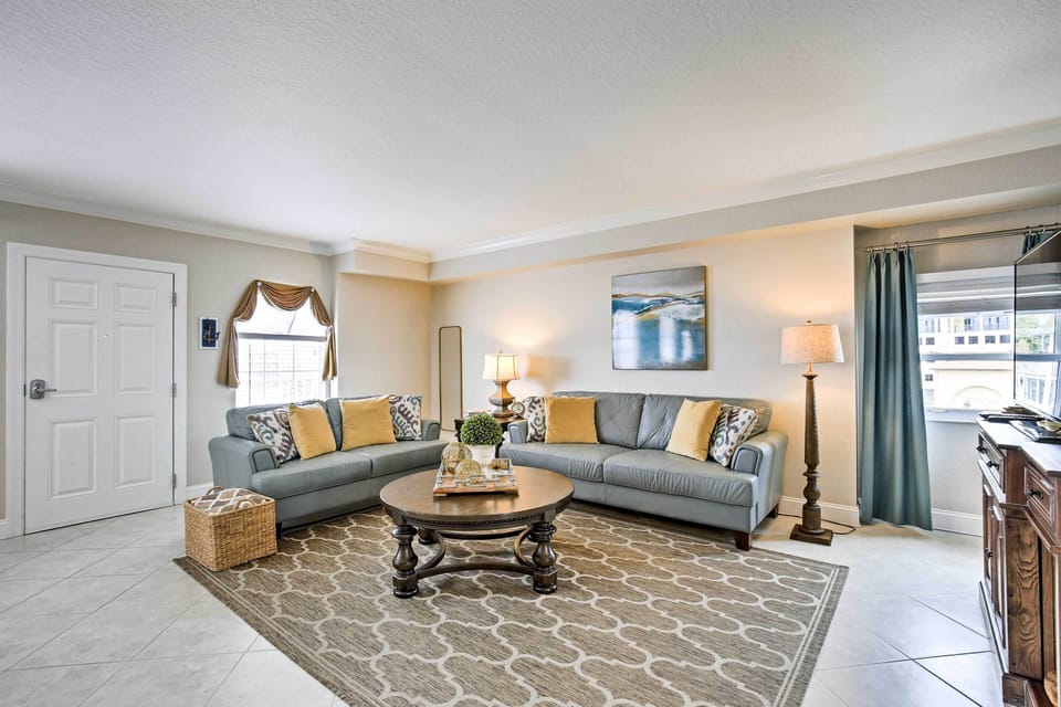 Living Room | Free WiFi | Central A/C | Washer & Dryer | Queen Air Mattress
