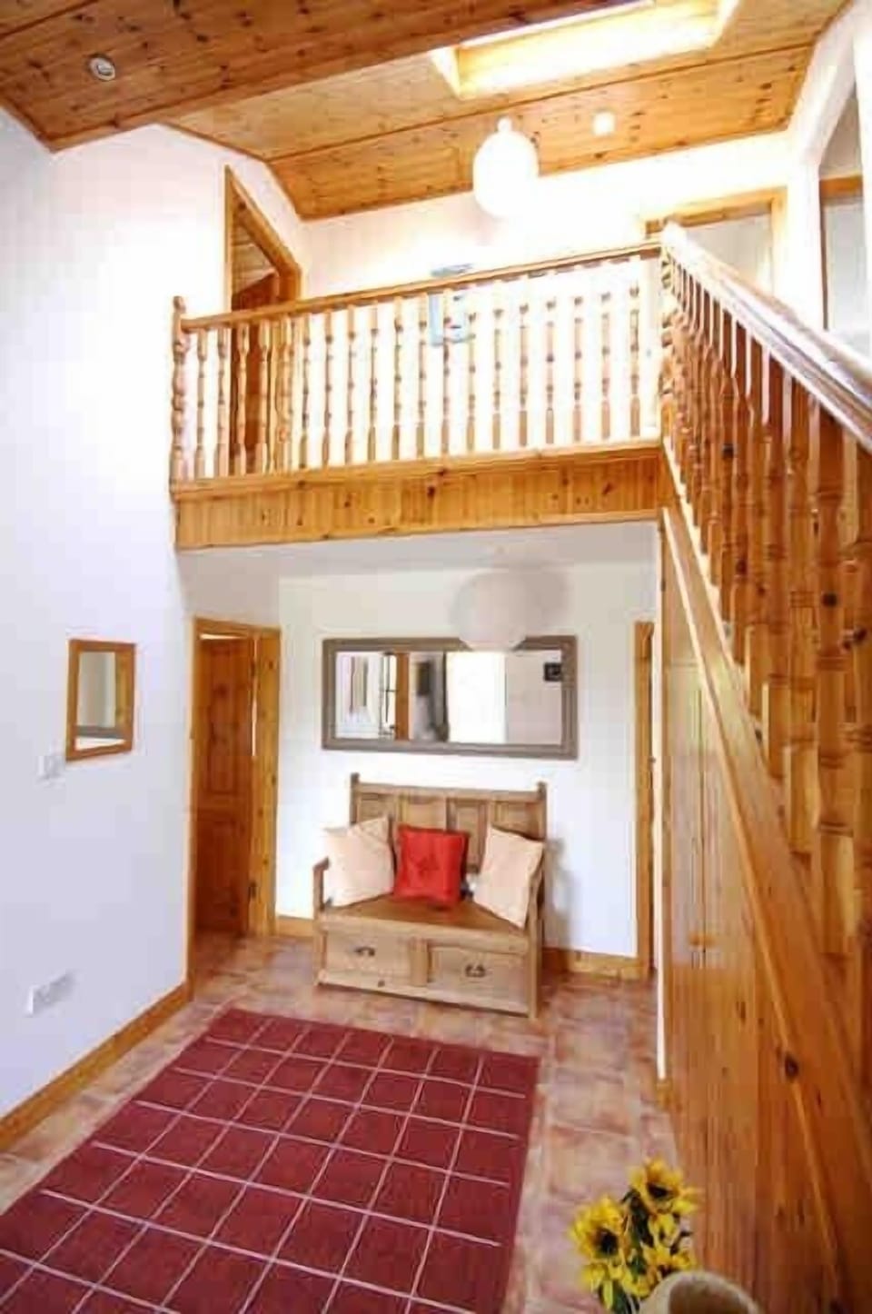 Stunning entrance hall way