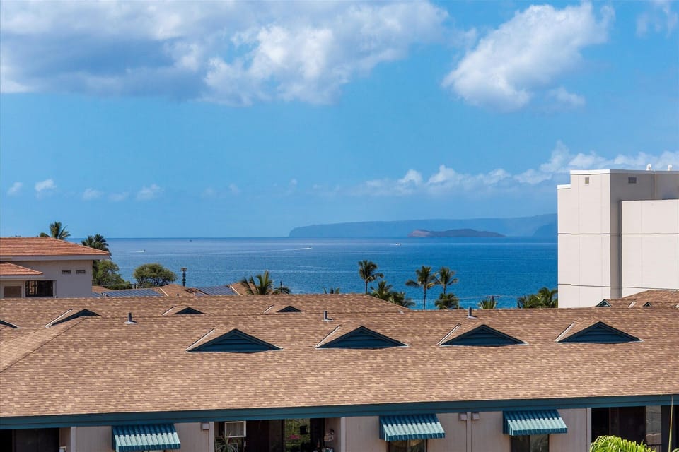 Neighbor island views in the distance
