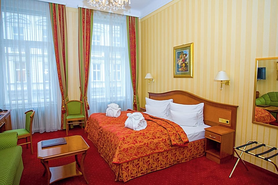 Superior Double Room | Hypo-allergenic bedding, minibar, in-room safe, individually decorated