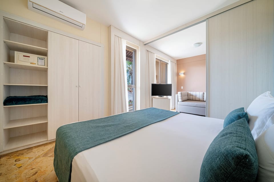 Junior Suite | Minibar, in-room safe, desk, WiFi (free)