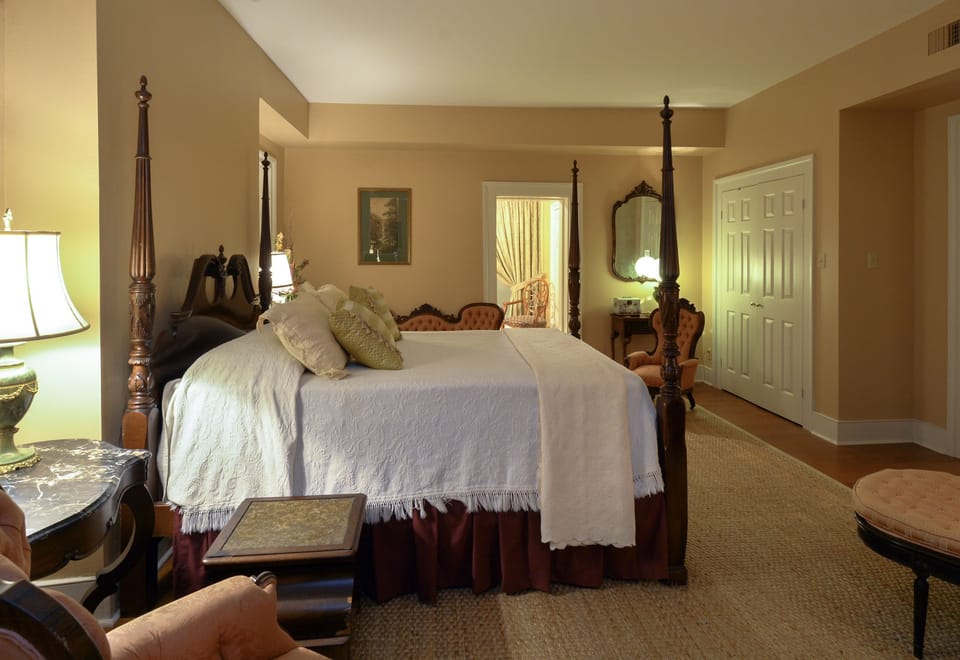 Classic Double Room, 1 Bedroom, Non Smoking, Private Bathroom | Premium bedding, minibar, desk, iron/ironing board