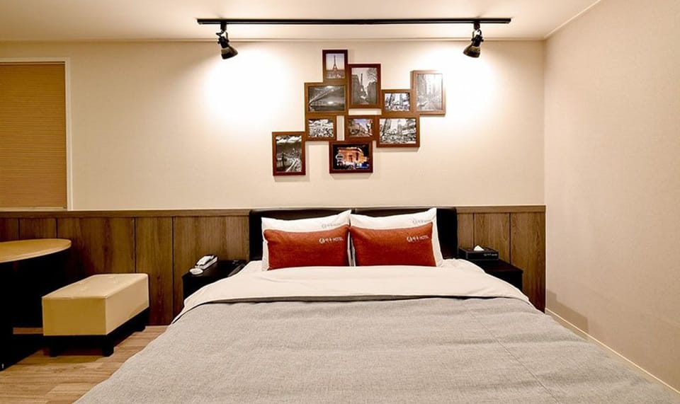 Premium Room, 1 Queen Bed | Free WiFi