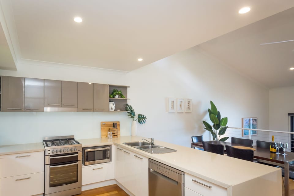 Apartment, 2 Bedrooms | Private kitchen | Full-size fridge, microwave, oven, stovetop