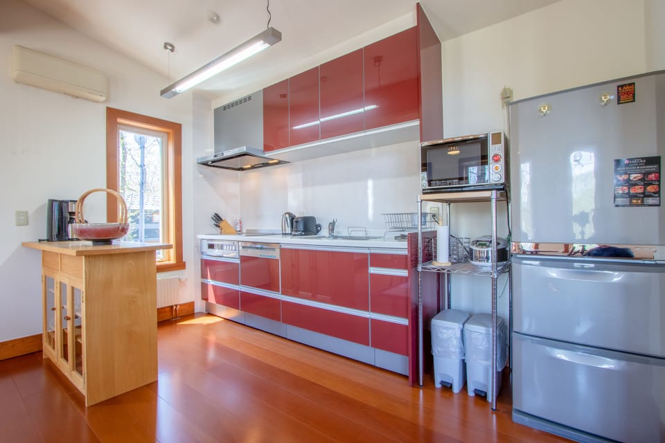 Townhome, 3 Bedrooms | Private kitchenette | Fridge, microwave, stovetop, dishwasher