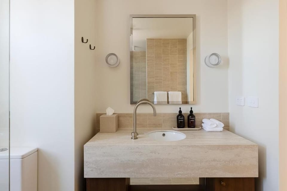 Marina Resort - Adults Only Motel in Nelson Bay