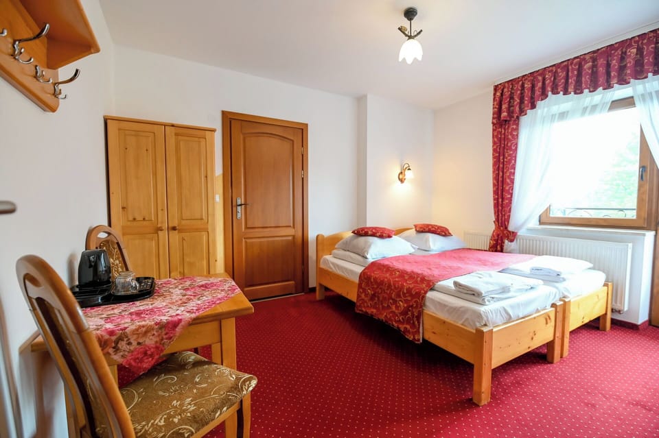 Double or Twin Room | Desk, free WiFi, bed sheets
