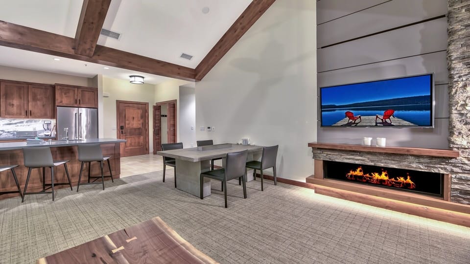 Condo, 3 Bedrooms | Interior
