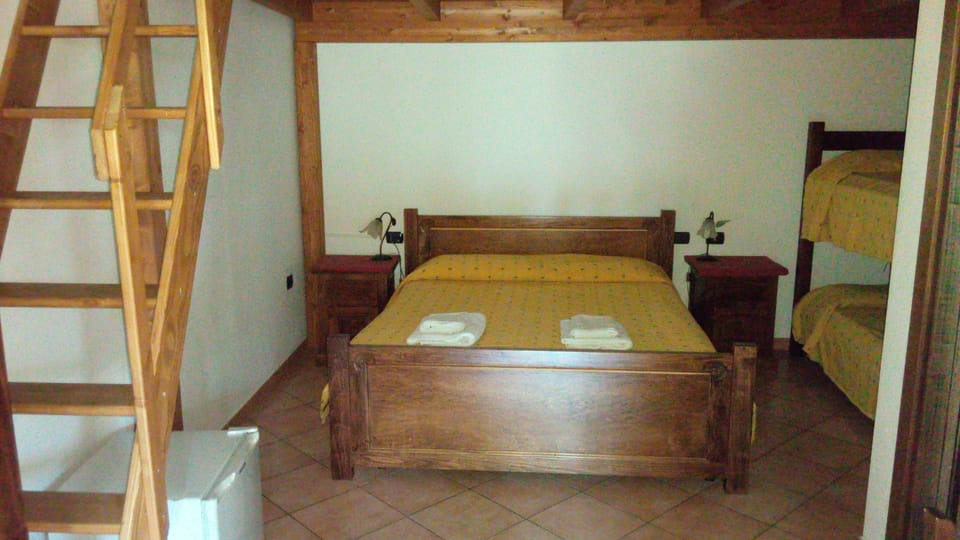 Double Room | Rollaway beds, free WiFi