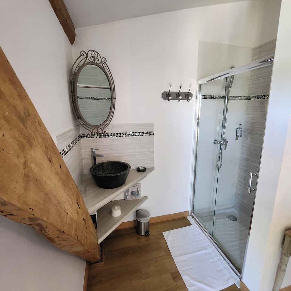 Comfort Room, 1 King Bed (Cottage) | Bathroom | Shower, hair dryer, towels, soap