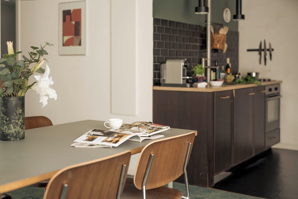 Design Apartment, 2 Bedrooms, Kitchen, Courtyard View (Amaliegade 43, 1st Floor) | In-room dining