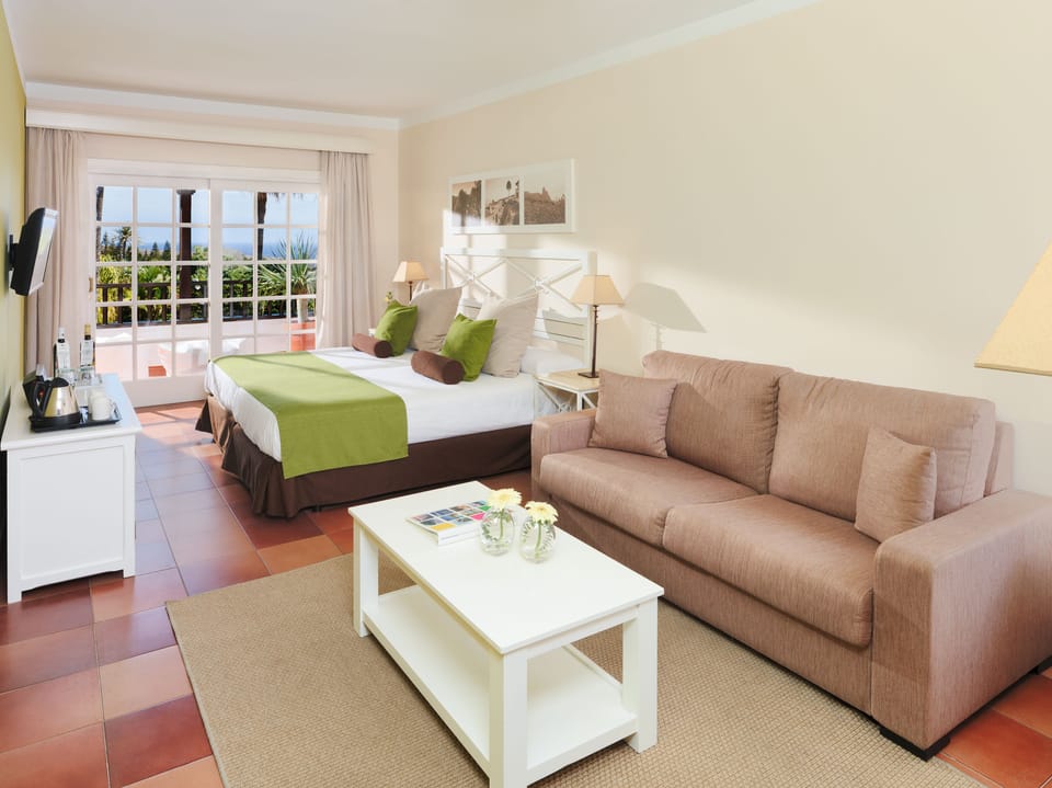 Villa Suite Pura Vida 2 Adultos | Minibar, desk, blackout drapes, WiFi (free)